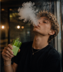 SnowPlus Hammer 10,000 Puffs Disposable Vape – High Capacity & Smooth Vaping Rechargeable Battery & Flavor Pods