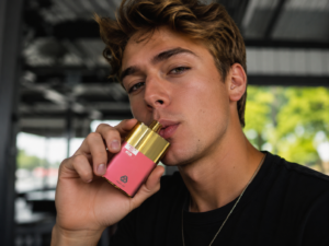 SnowPlus Hammer 10,000 Puffs Disposable Vape – High Capacity & Smooth Vaping Rechargeable Battery & Flavor Pods
